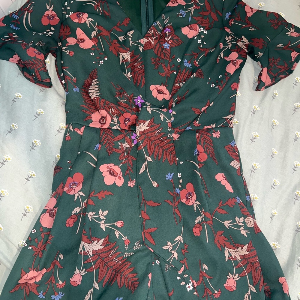 Francesca's Collections Green Floral Romper